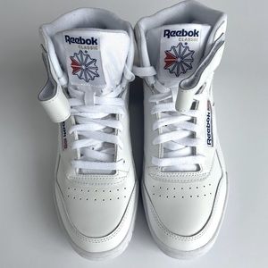 Hi Top White Reebok’s men’s 6 women’s 7.5 NWOT